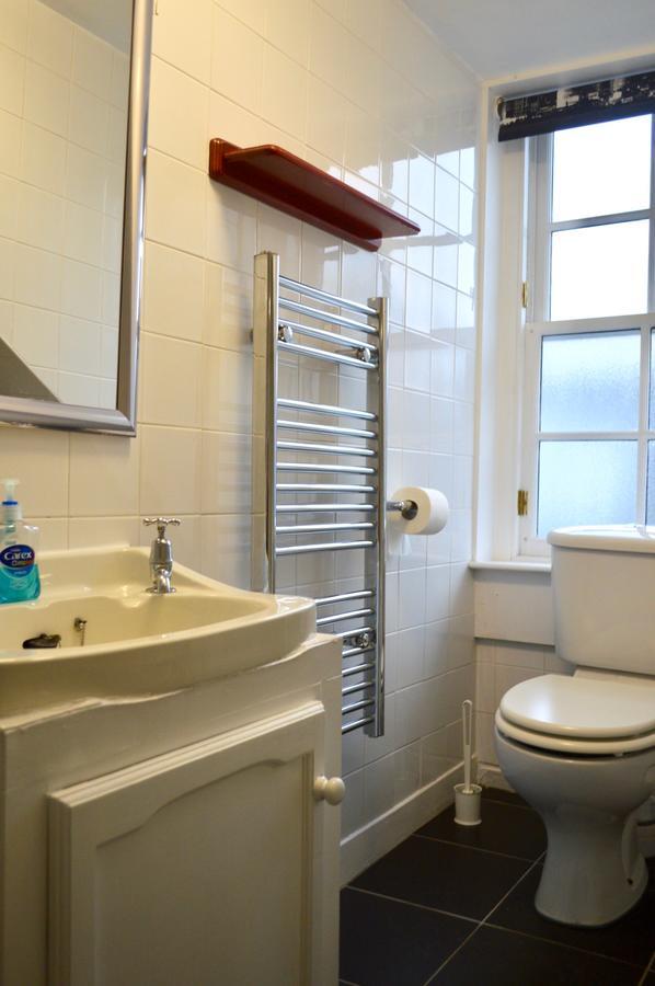 Central 1 Bedroom Apartment Sleeps 2 เอดินบะระ ภายนอก รูปภาพ