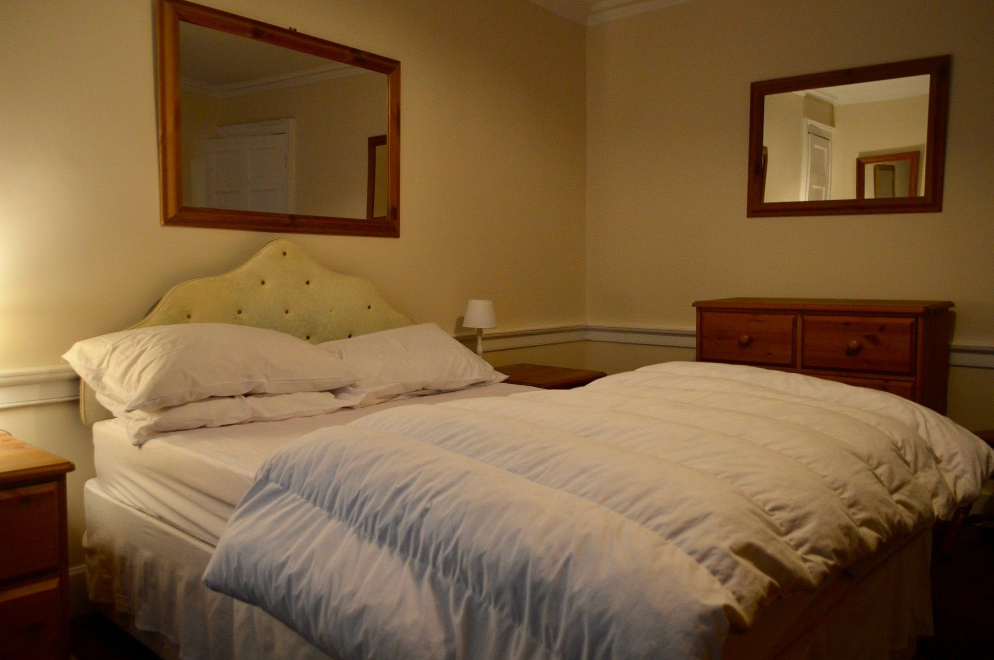 Central 1 Bedroom Apartment Sleeps 2 เอดินบะระ ภายนอก รูปภาพ